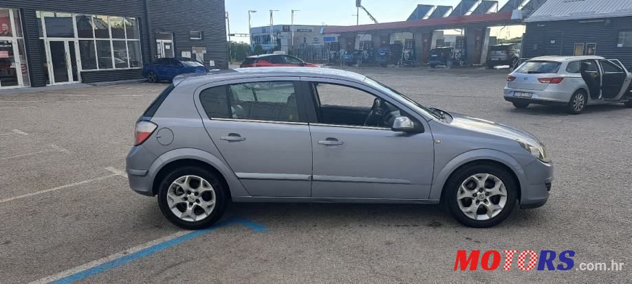 2004' Opel Astra 1,7 Cdti photo #3