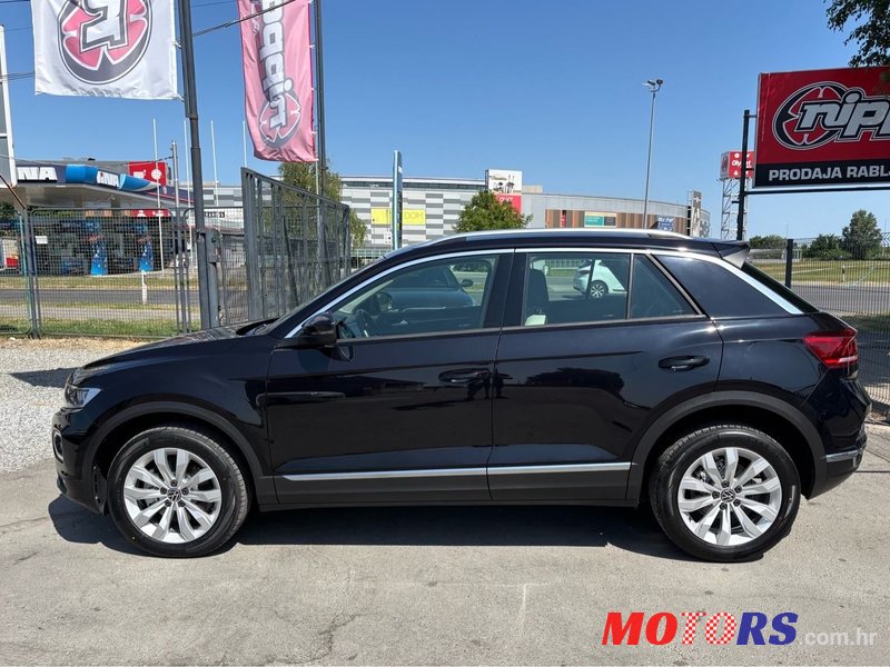 2021' Volkswagen T-Roc 2,0 photo #3