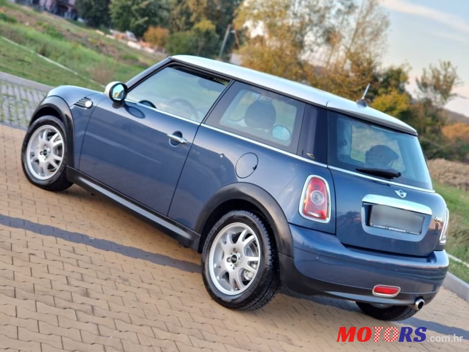 2009' MINI Cooper One photo #4