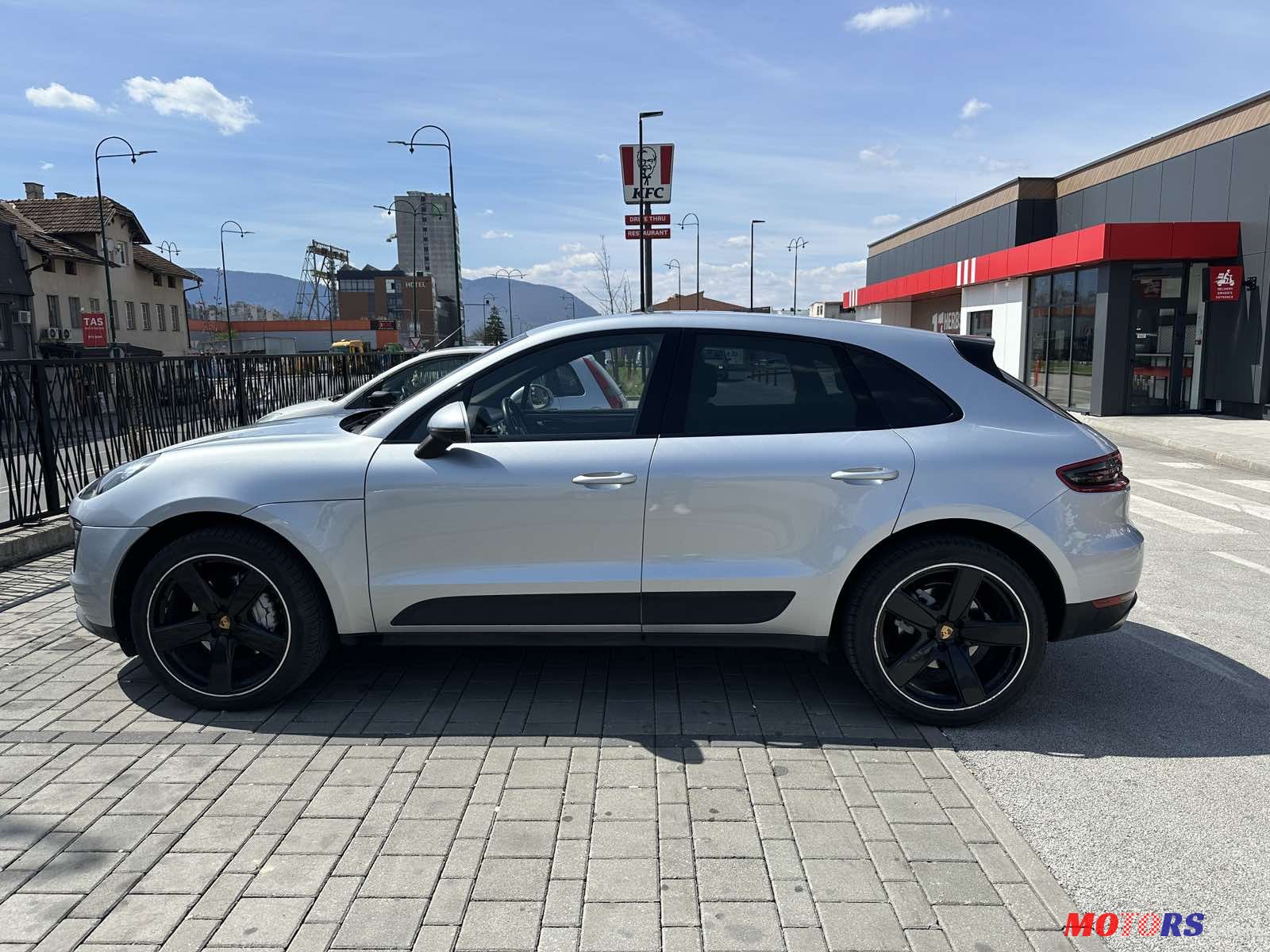 2015' Porsche Macan photo #7