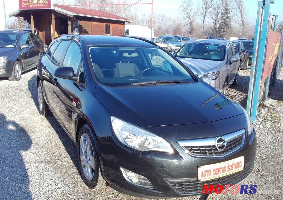 2011' Opel Astra 1,7 Cdti photo #2