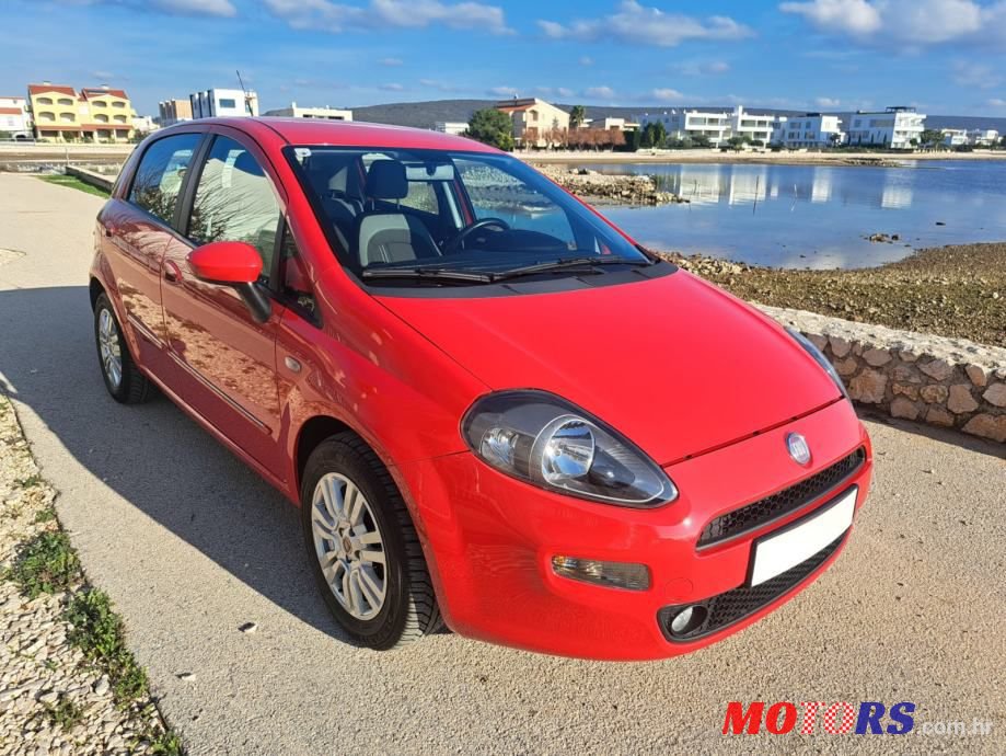 2012' Fiat Punto Evo photo #2