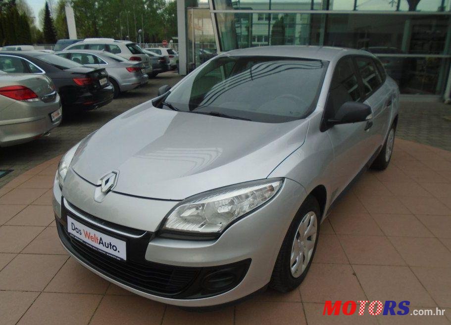 2013' Renault Megane Grandtour photo #1