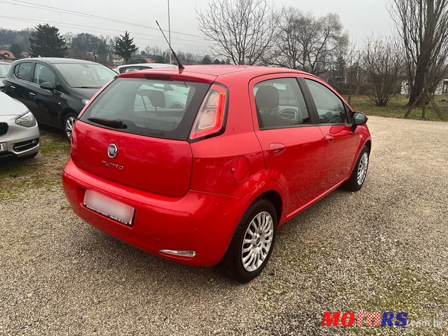 2012' Fiat Punto photo #5