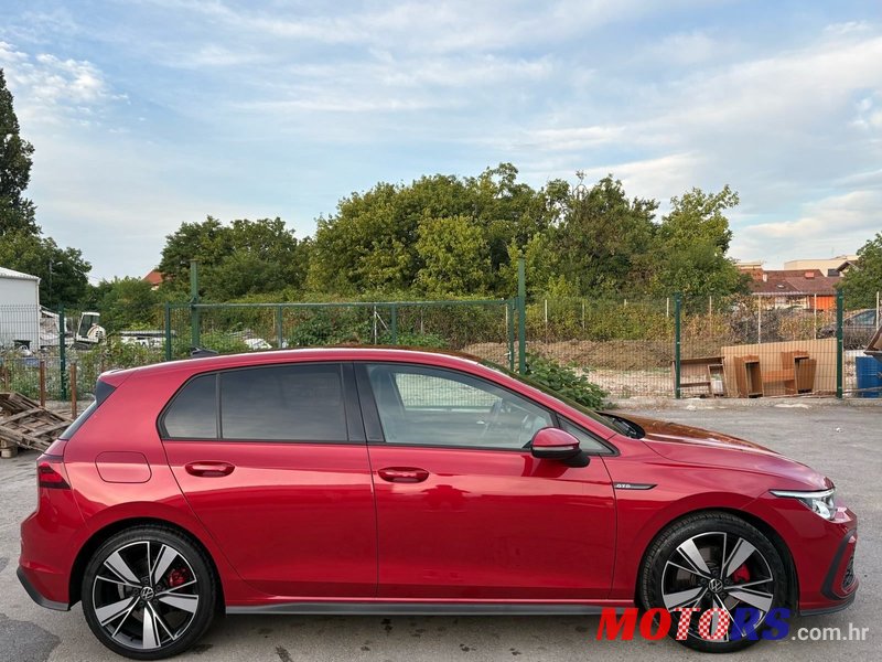 2021' Volkswagen Golf VIII 2,0 Tdi photo #2