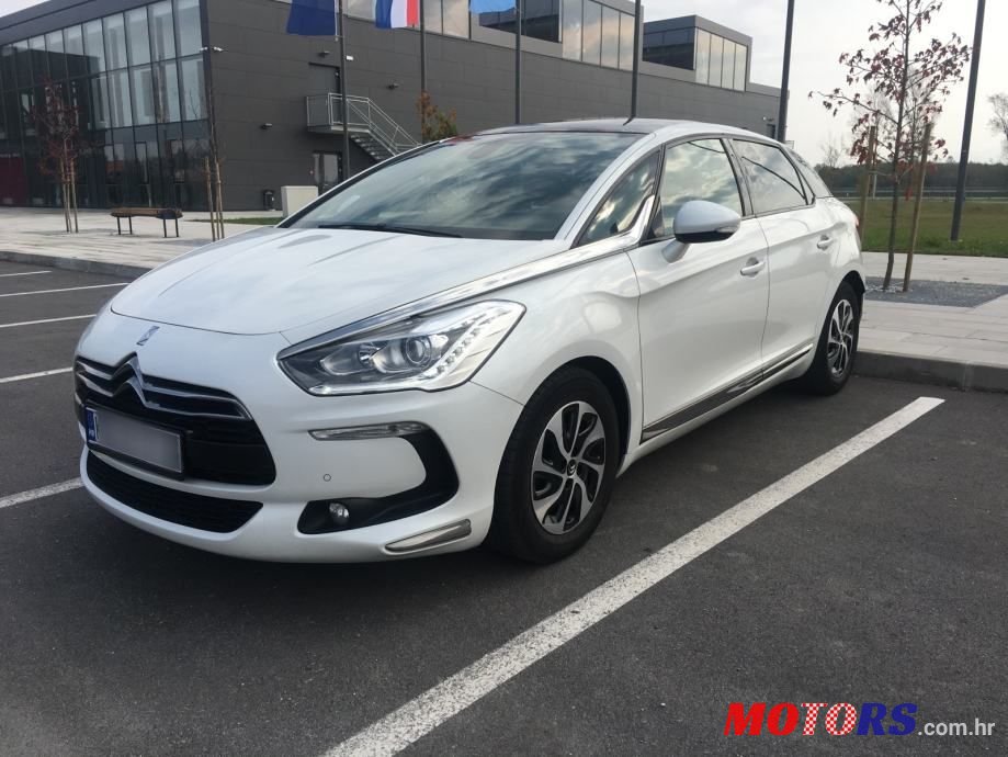 2012' Citroen DS5 photo #1