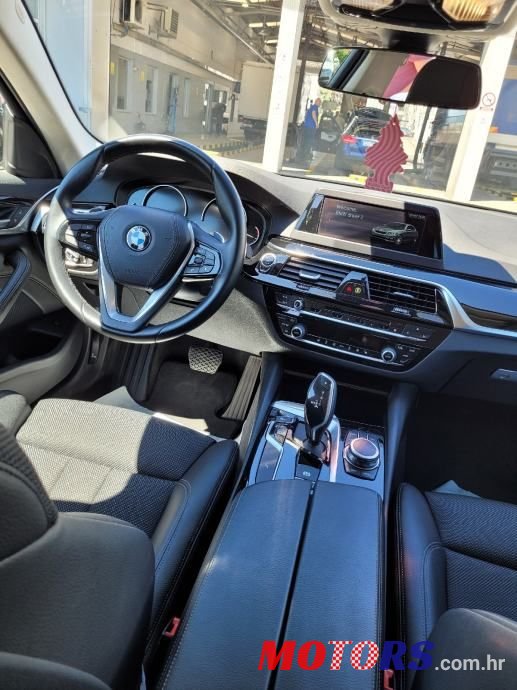 2018' BMW Serija 5 518 D photo #5