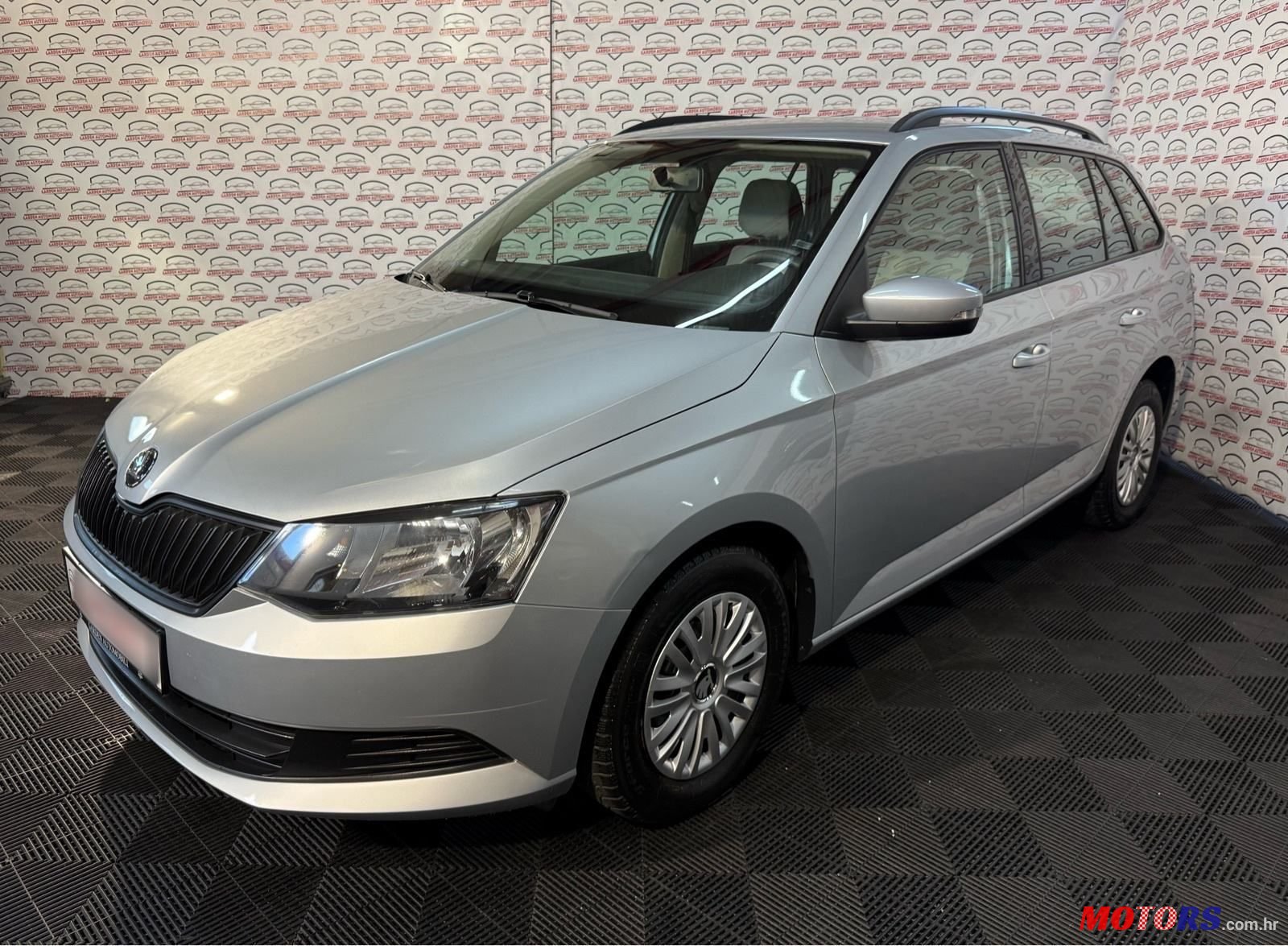 2018' Skoda Fabia Combi photo #2