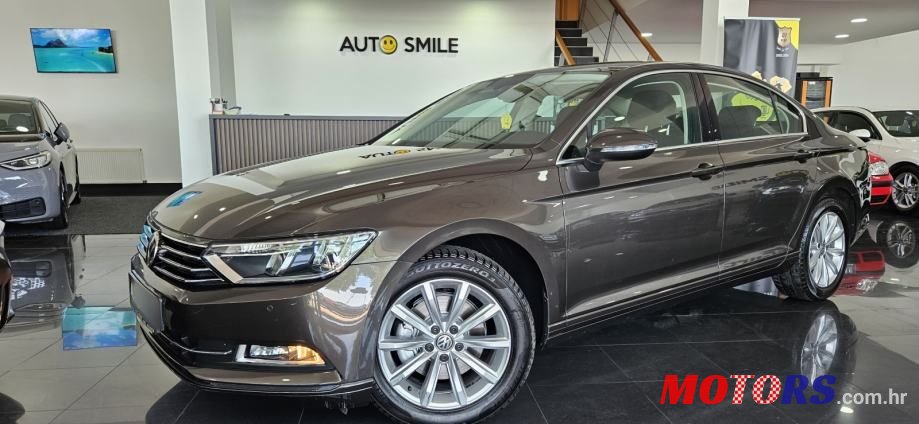 2018' Volkswagen Passat photo #1