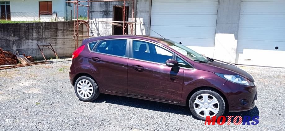 2011' Ford Fiesta photo #3