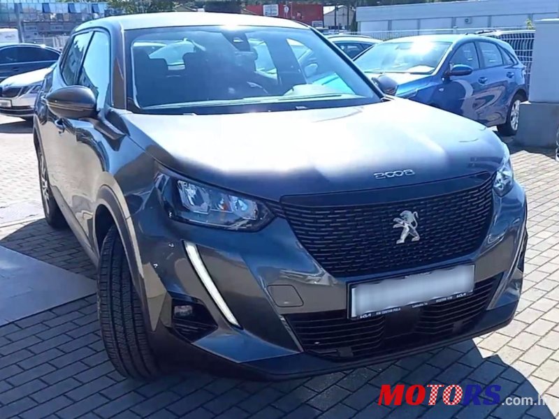 2020' Peugeot 2008 photo #2