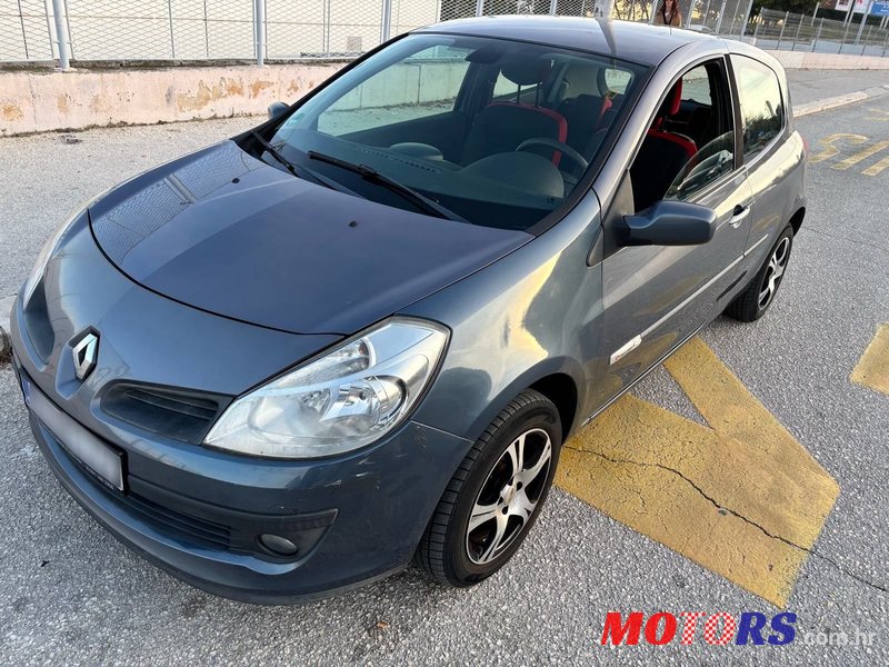 2009' Renault Clio 1,2 16V photo #1