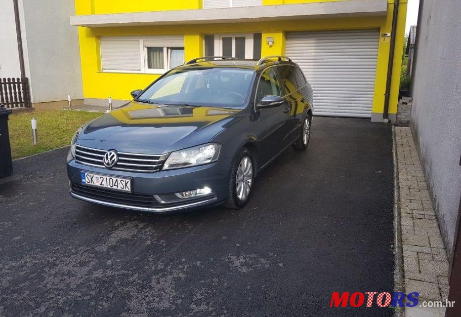 2011' Volkswagen Passat Variant photo #2