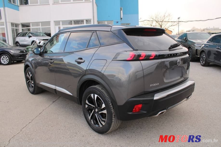 2021' Peugeot 2008 1,2 photo #5