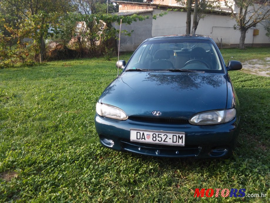 1996' Hyundai Accent photo #1