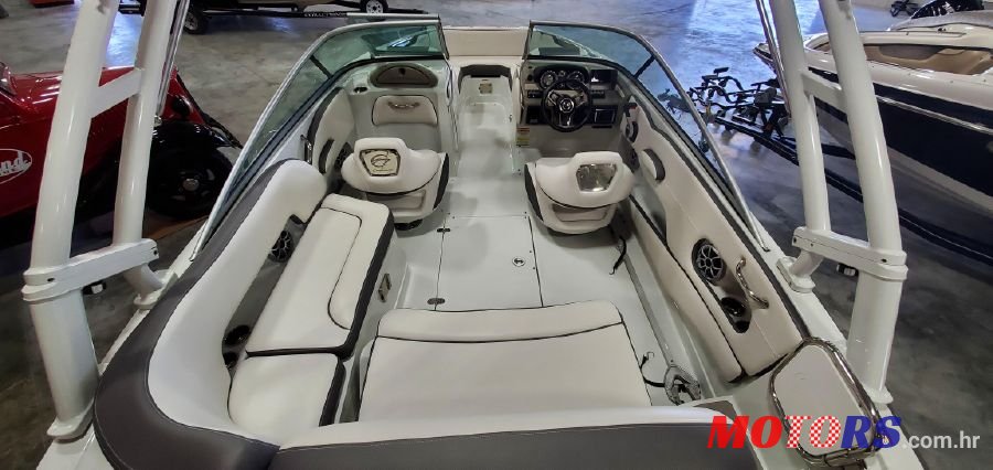 2020' Crownline E215XS photo #4