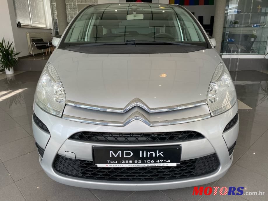 2013' Citroen C4 Picasso photo #2