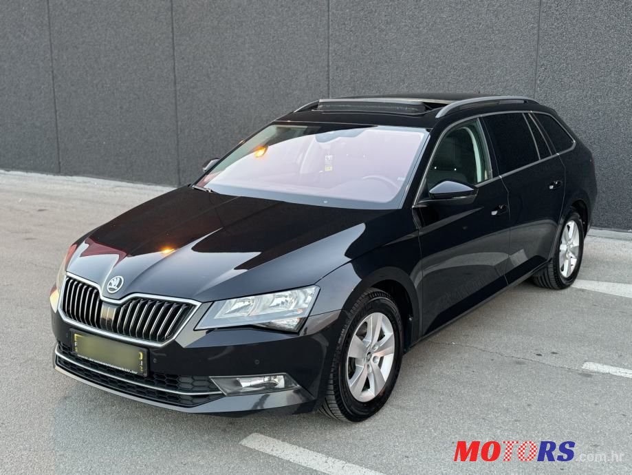 2018' Skoda Superb Combi photo #1