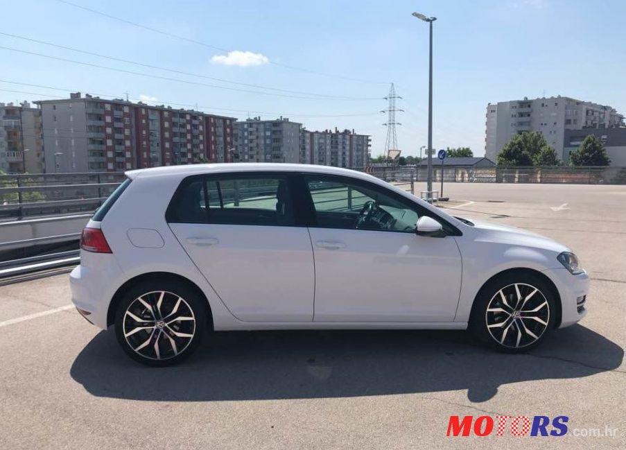 2014' Volkswagen Golf VII 1,6 Tdi Bmt photo #1