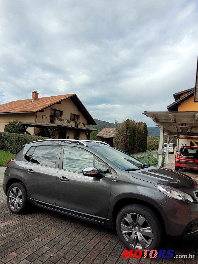 2017' Peugeot 2008 1,2 Puretech photo #5