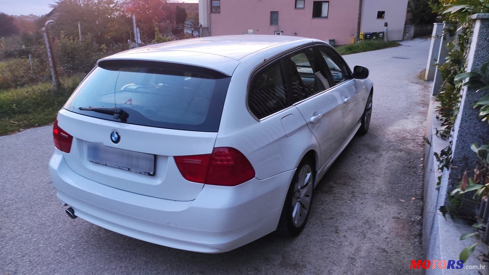 2010' BMW Serija 3 318D photo #4