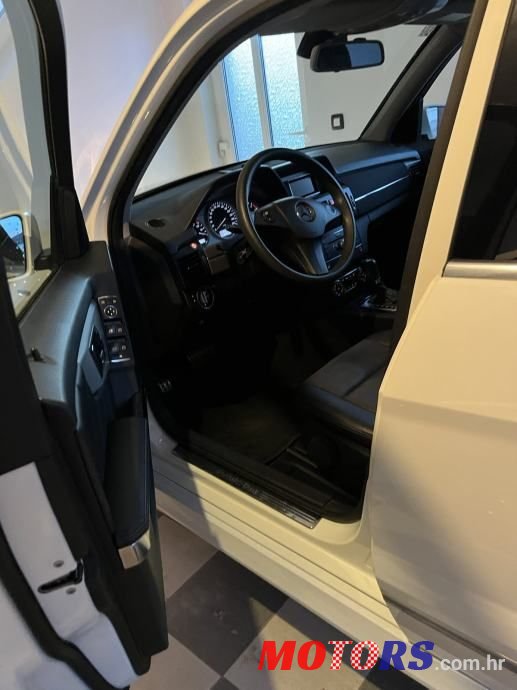 2011' Mercedes-Benz GLK 220 Cdi 4Matic photo #5