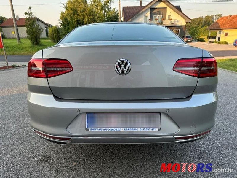 2015' Volkswagen Passat photo #6