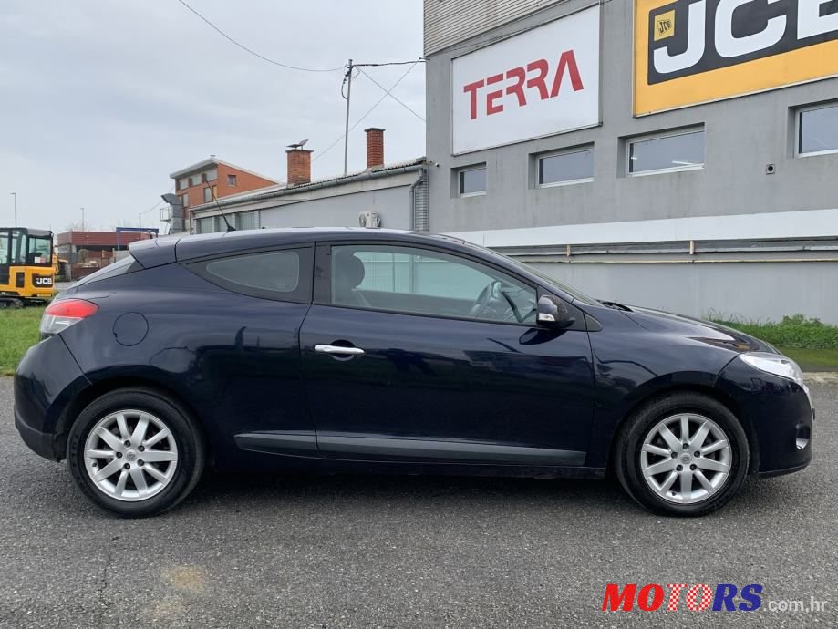 2010' Renault Megane Coupe 1,5 Dci photo #4