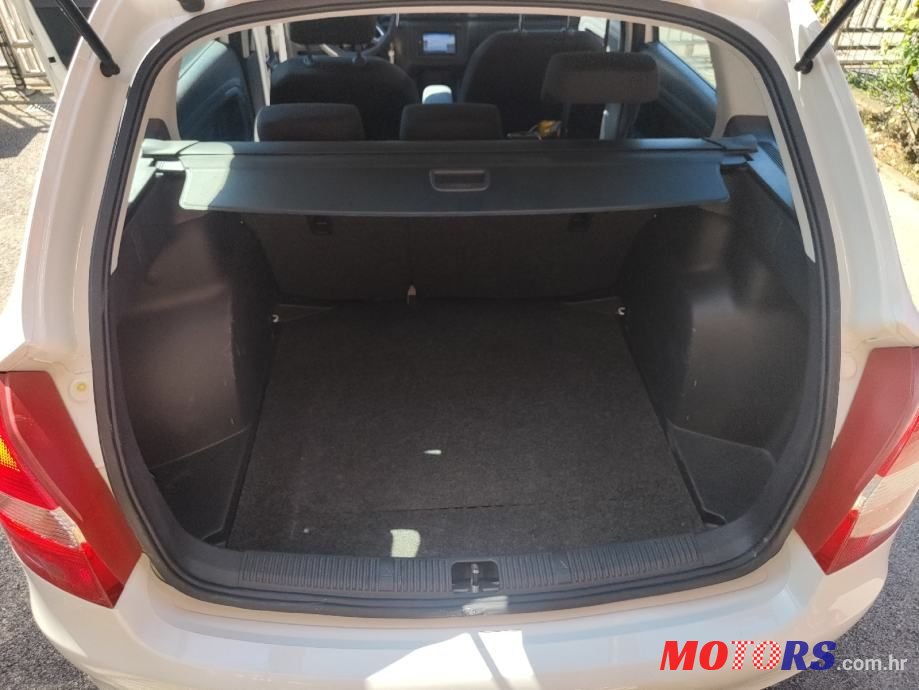 2014' Skoda Fabia Combi photo #6