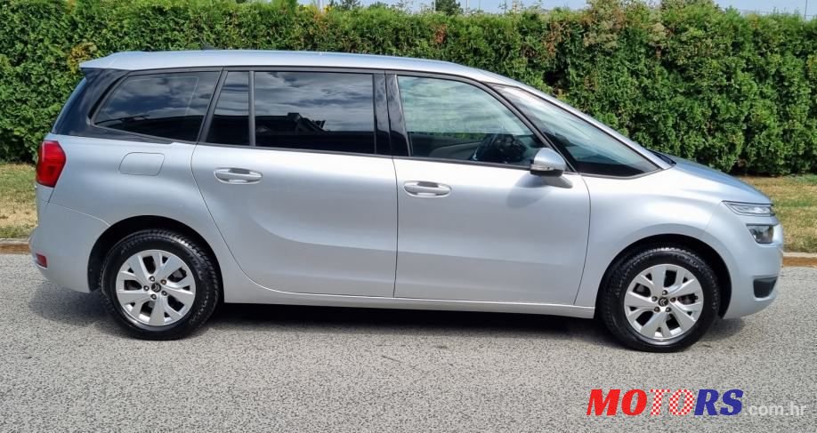 2015' Citroen C4 Grand Picasso photo #5