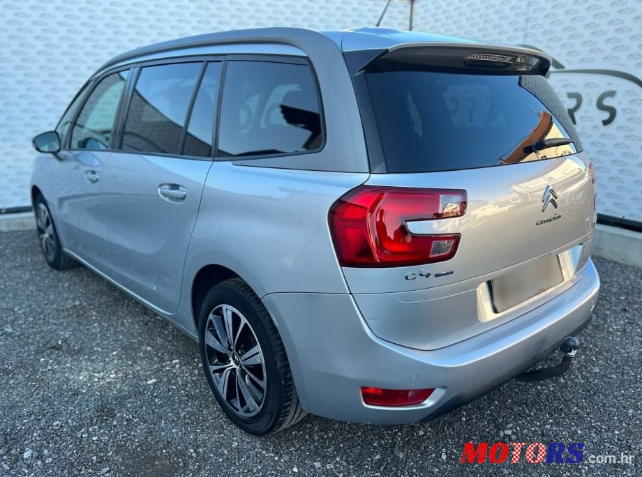 2016' Citroen C4 Grand Picasso Bluehdi 150 photo #6