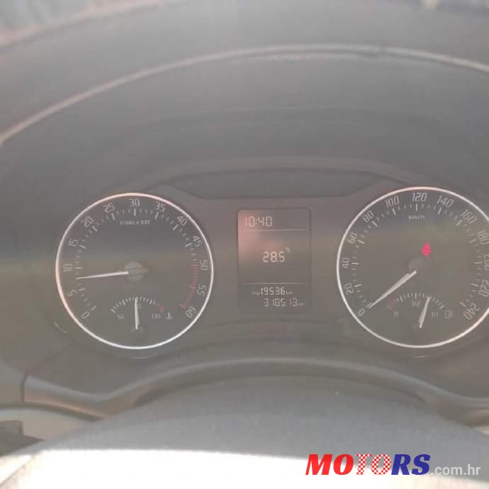 2012' Skoda Octavia Combi photo #5