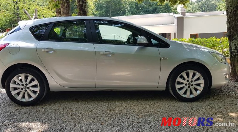 2010' Opel Astra 1,4 photo #6