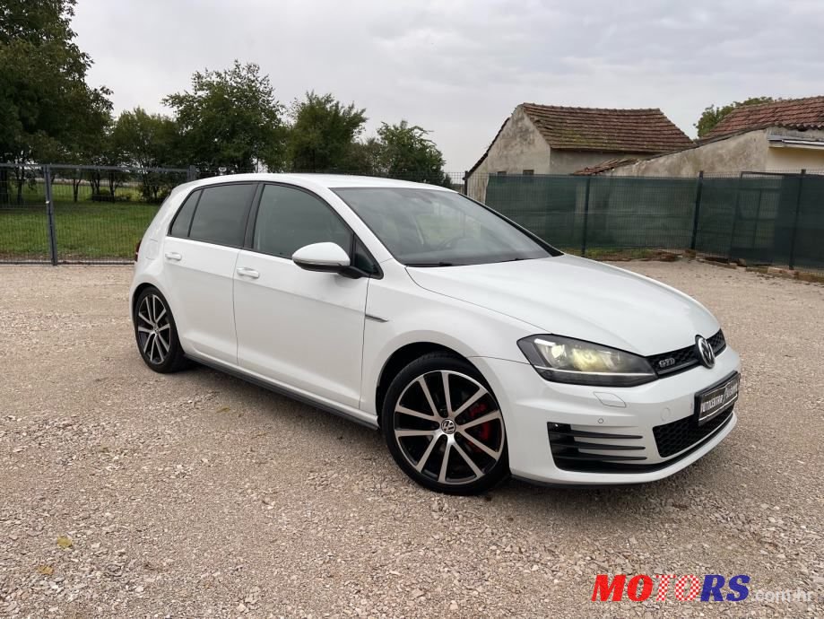 2014' Volkswagen Golf 7 Gtd photo #1