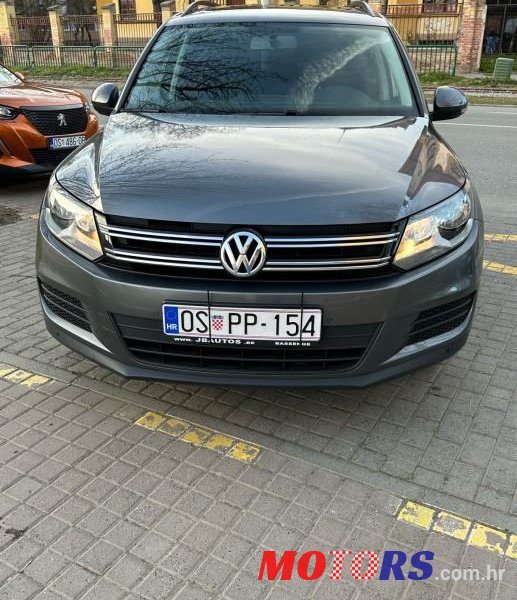 2016' Volkswagen Tiguan photo #2