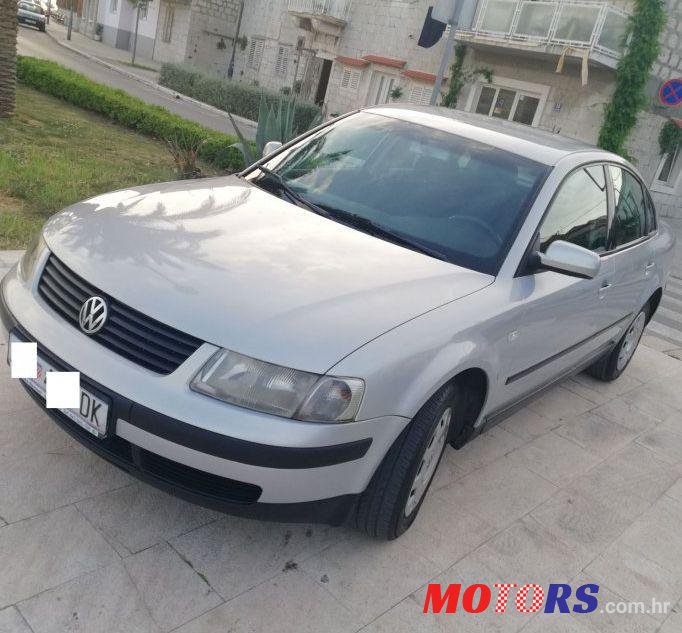 2000' Volkswagen Passat photo #1