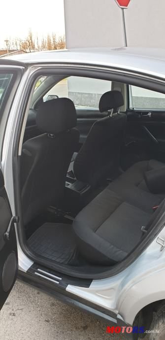 2002' Volkswagen Passat 1,9 Tdi photo #6