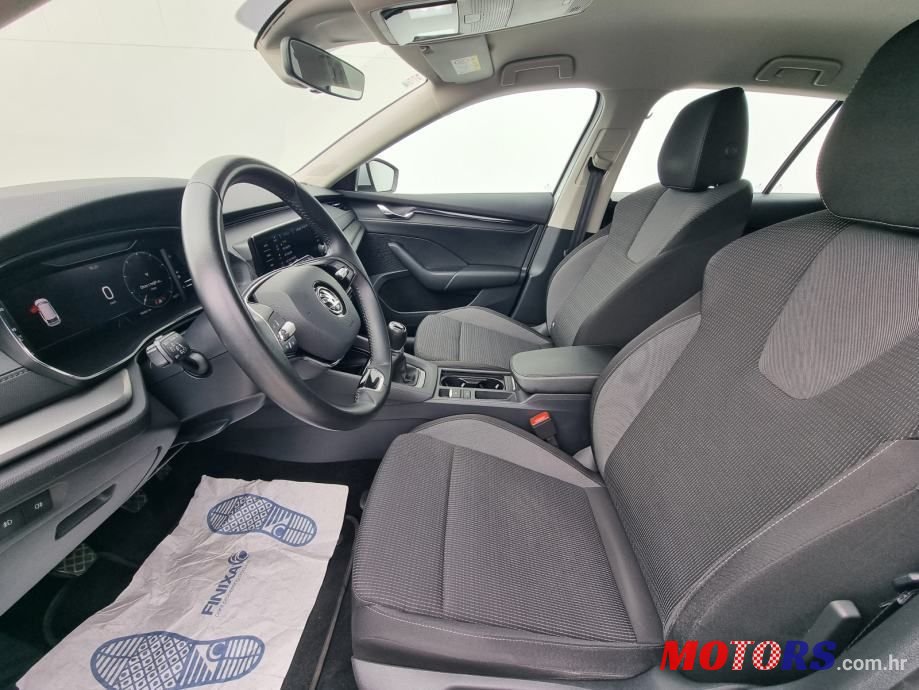 2021' Skoda Octavia Combi photo #5