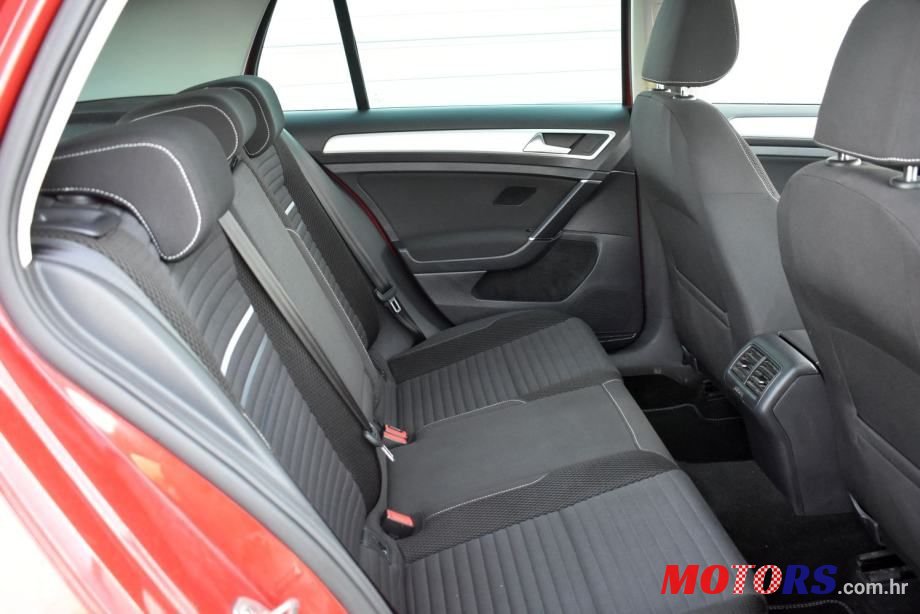 2014' Volkswagen Golf VII 1.2 Tsi photo #6