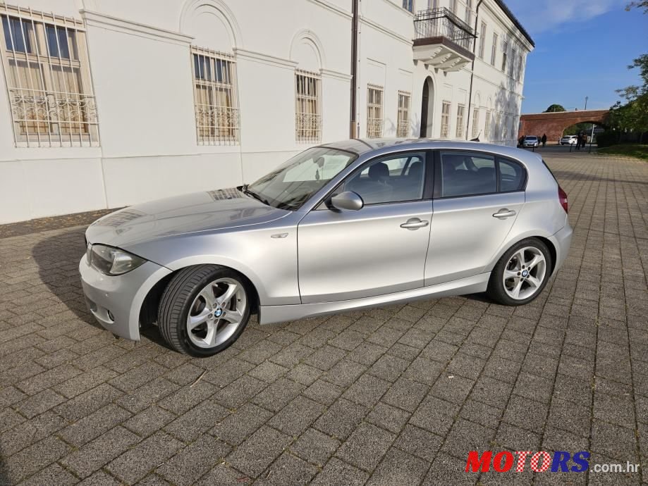 2009' BMW Serija 1 118D photo #4