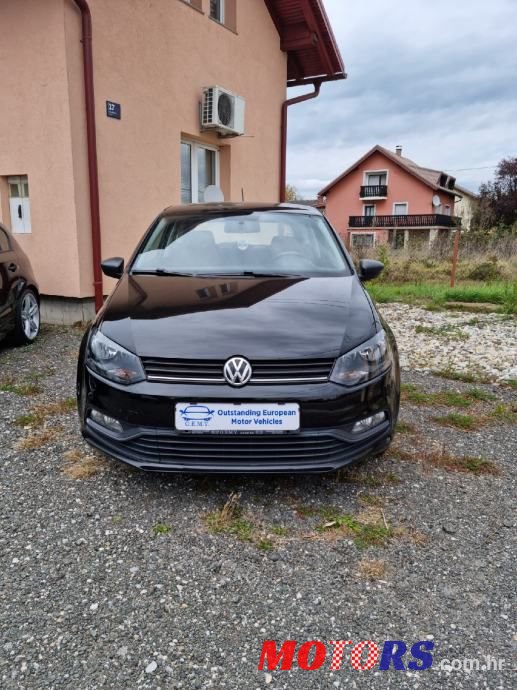 2015' Volkswagen Polo photo #2