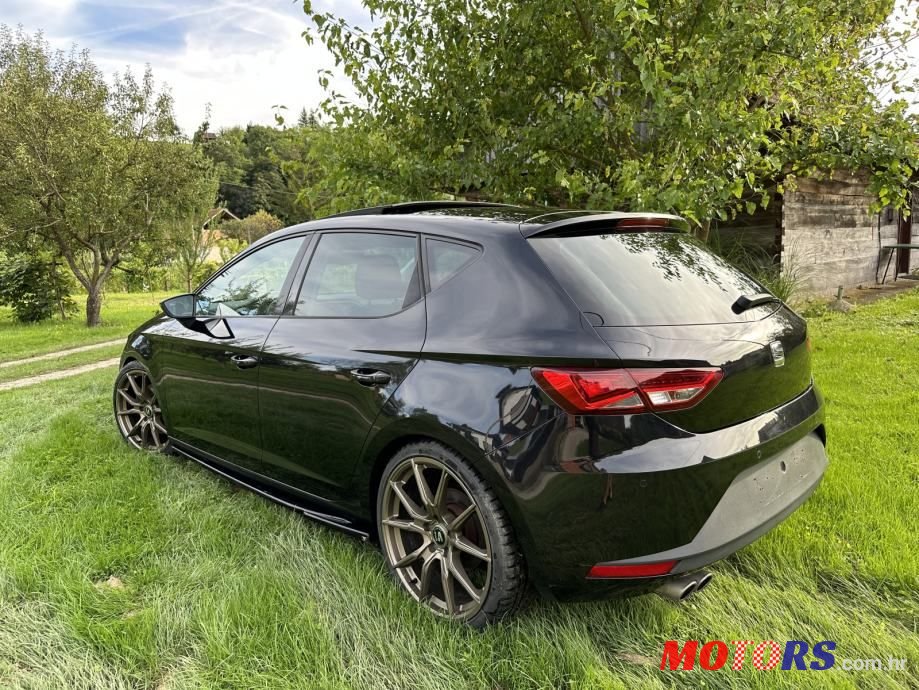 2014' SEAT Leon photo #4