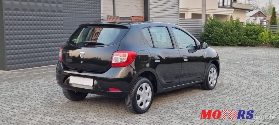 2014' Dacia Sandero photo #6