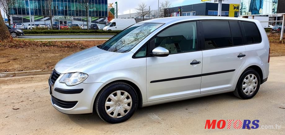 2009' Volkswagen Touran 1,9 Tdi photo #5