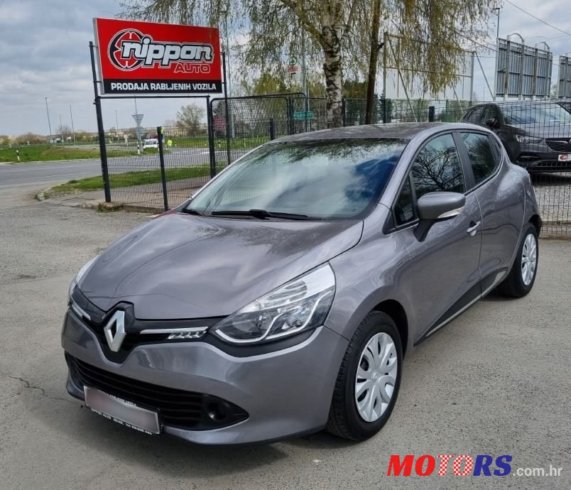 2014' Renault Clio photo #1