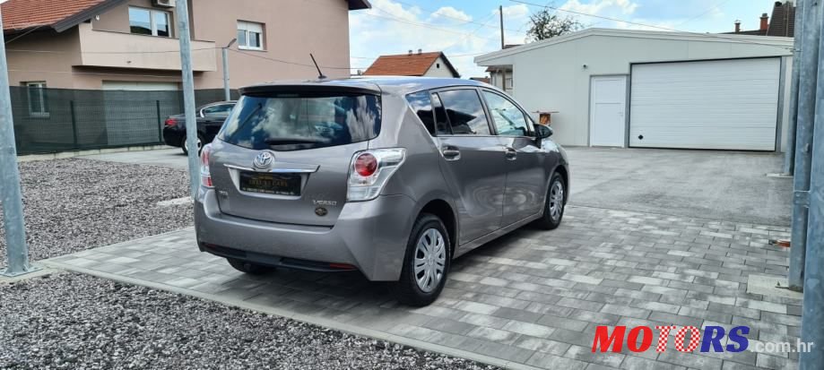 2014' Toyota Verso photo #4