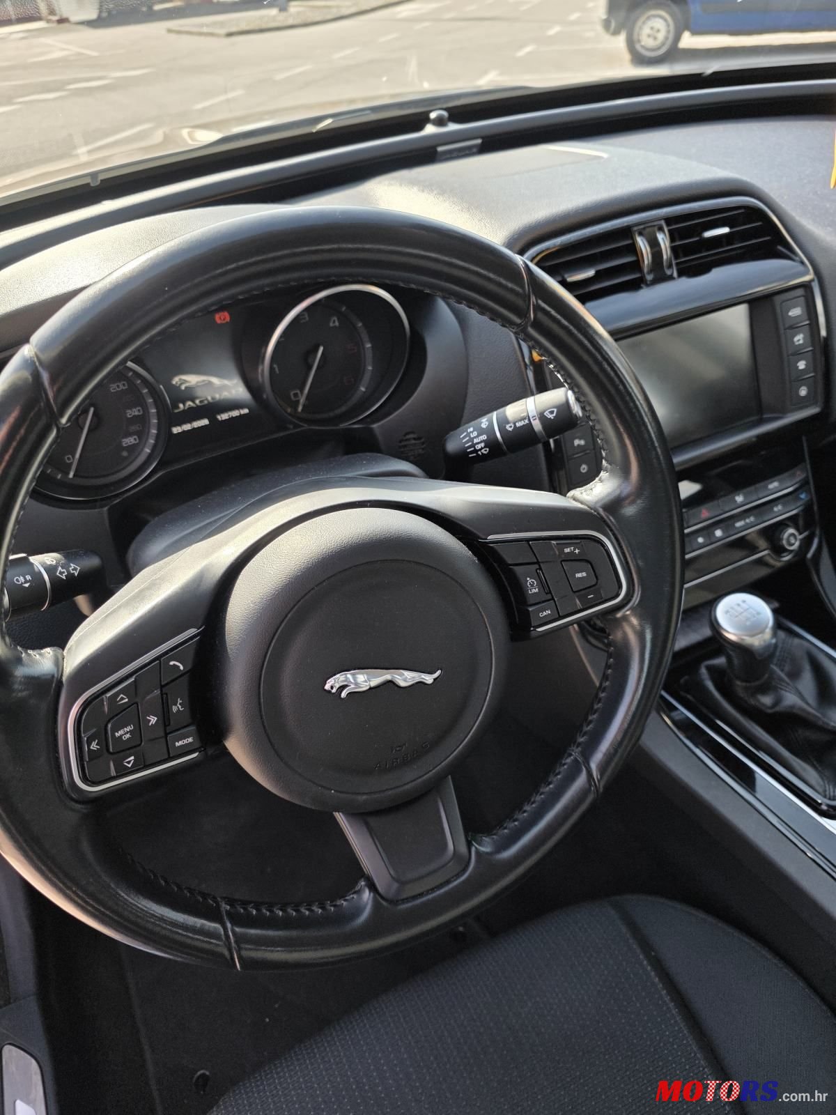 2017' Jaguar XE 2.0 D photo #5