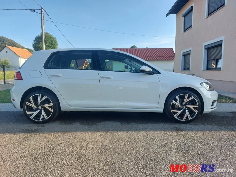 2017' Volkswagen Golf VII photo #5