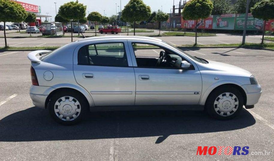 2003' Opel Astra 1,7 Dt photo #1