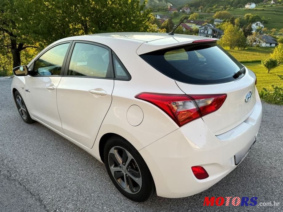 2012' Hyundai i30 1,6 Crdi photo #5
